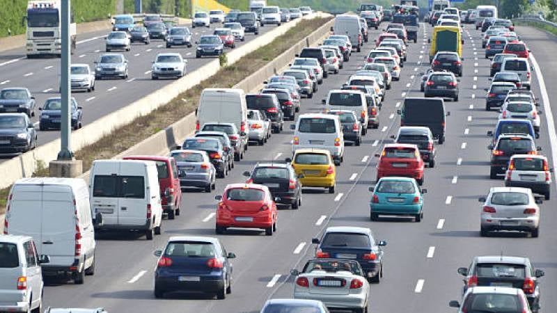 El estudio revela que los capitalinos pierden hasta 152 horas al año atorados en el tráfico./ Pixabay 