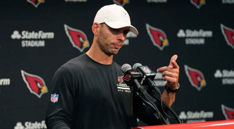 Jonathan Gannon minimiza el error | AP