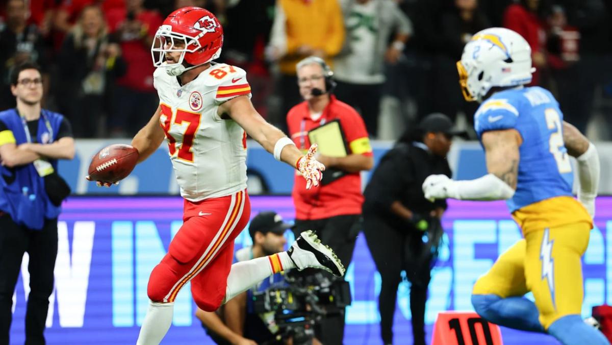 Imágenes de Kelce en el partido ante Chargers | @Chiefs