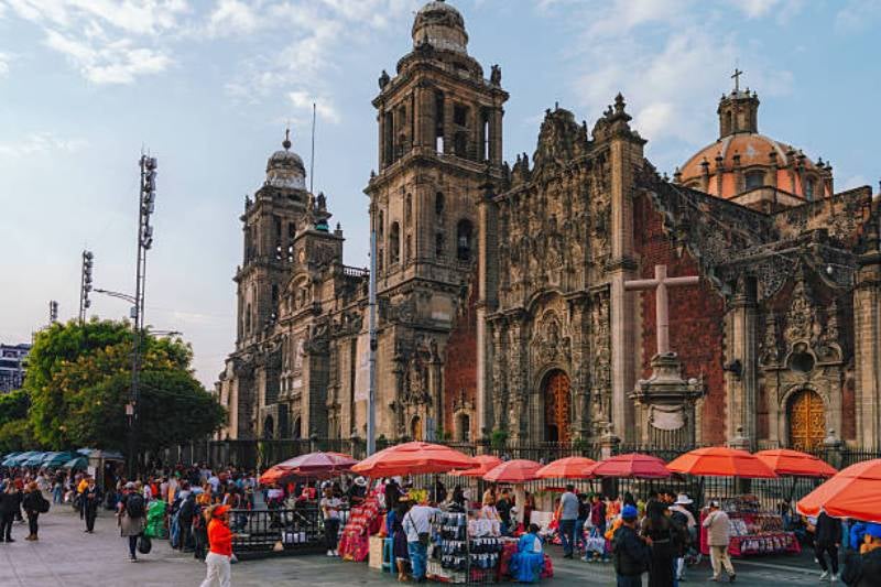 Autoridades de la CDMX buscan un compromiso entre comerciantes y gobierno. / iStock