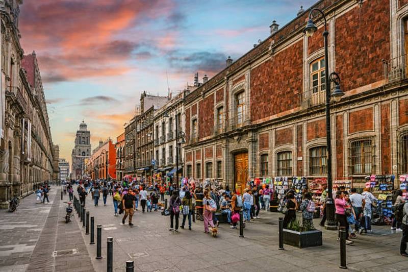El plan busca mejorar la movilidad peatonal y vehicular en las calles del Centro Histórico. / iStock