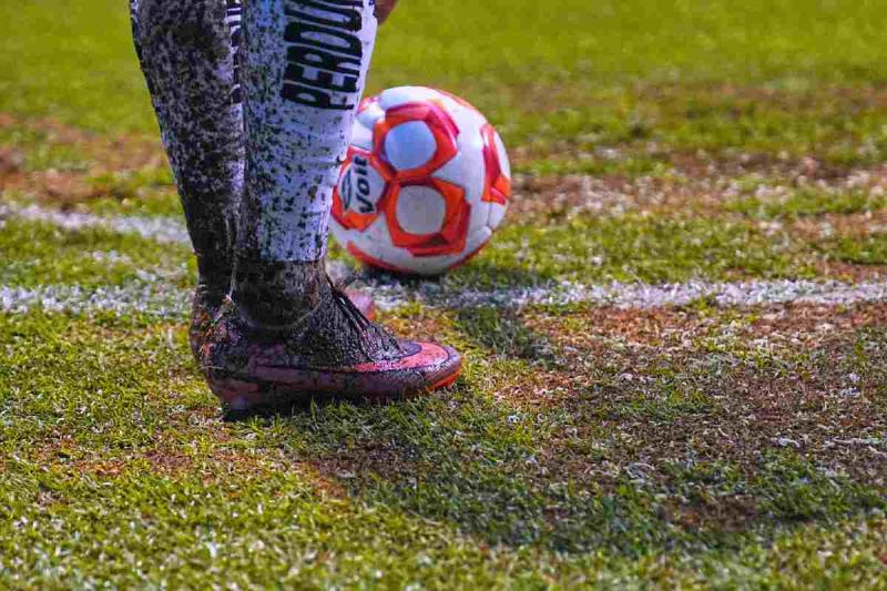 El césped fue factor en el gol de Govea | IMAGO7