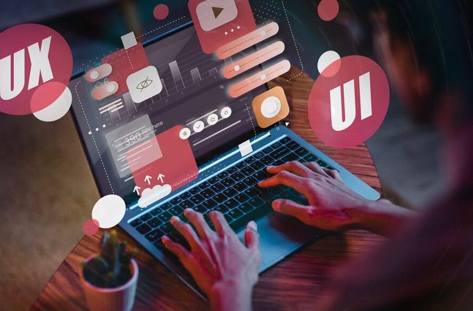 Escribir mal una dirección en Internet te podría llevar a sitios peligrosos / FREEPIK