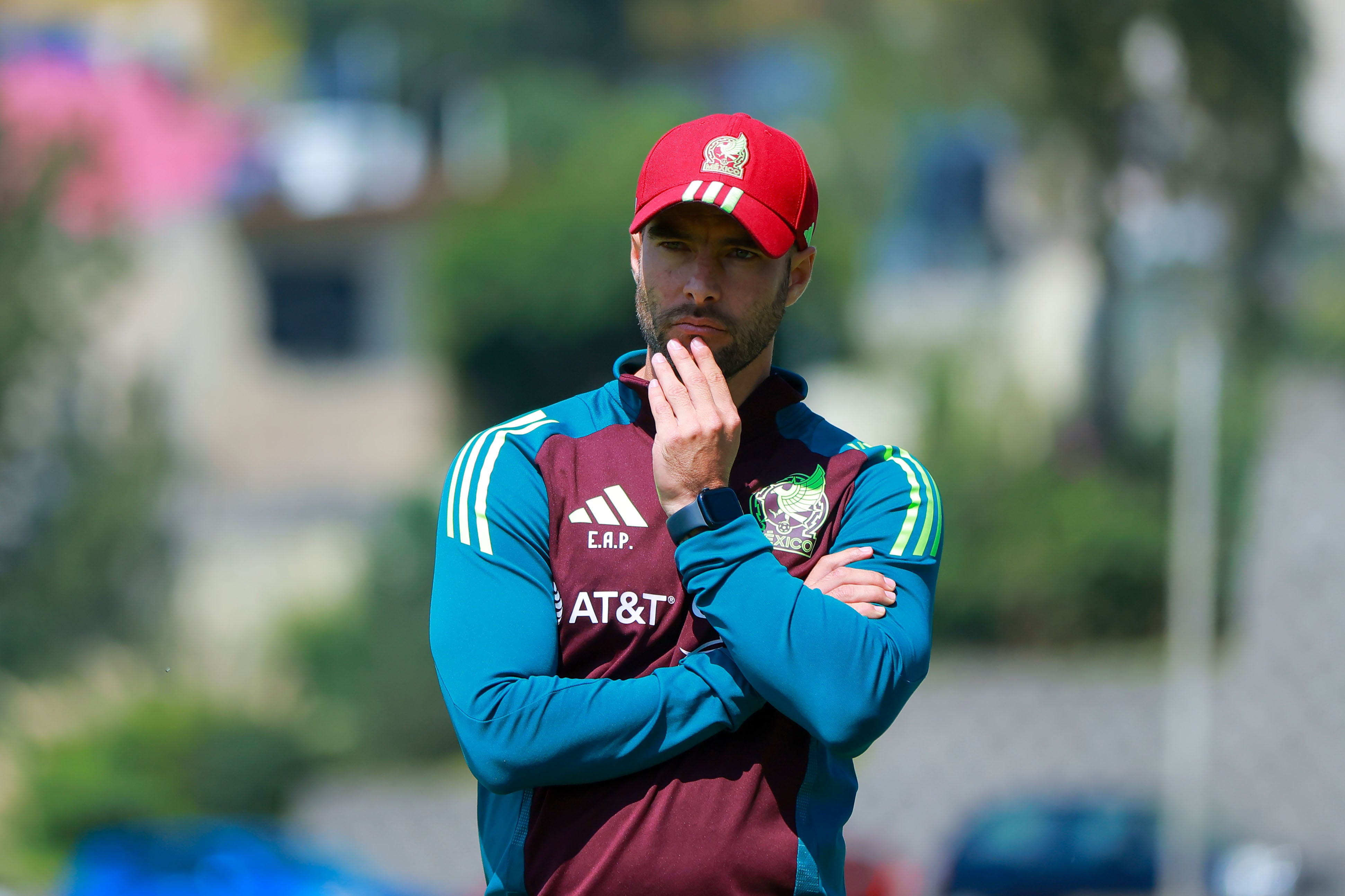 Eduardo Arce dirige al Tri Sub-20 | IMAGO7