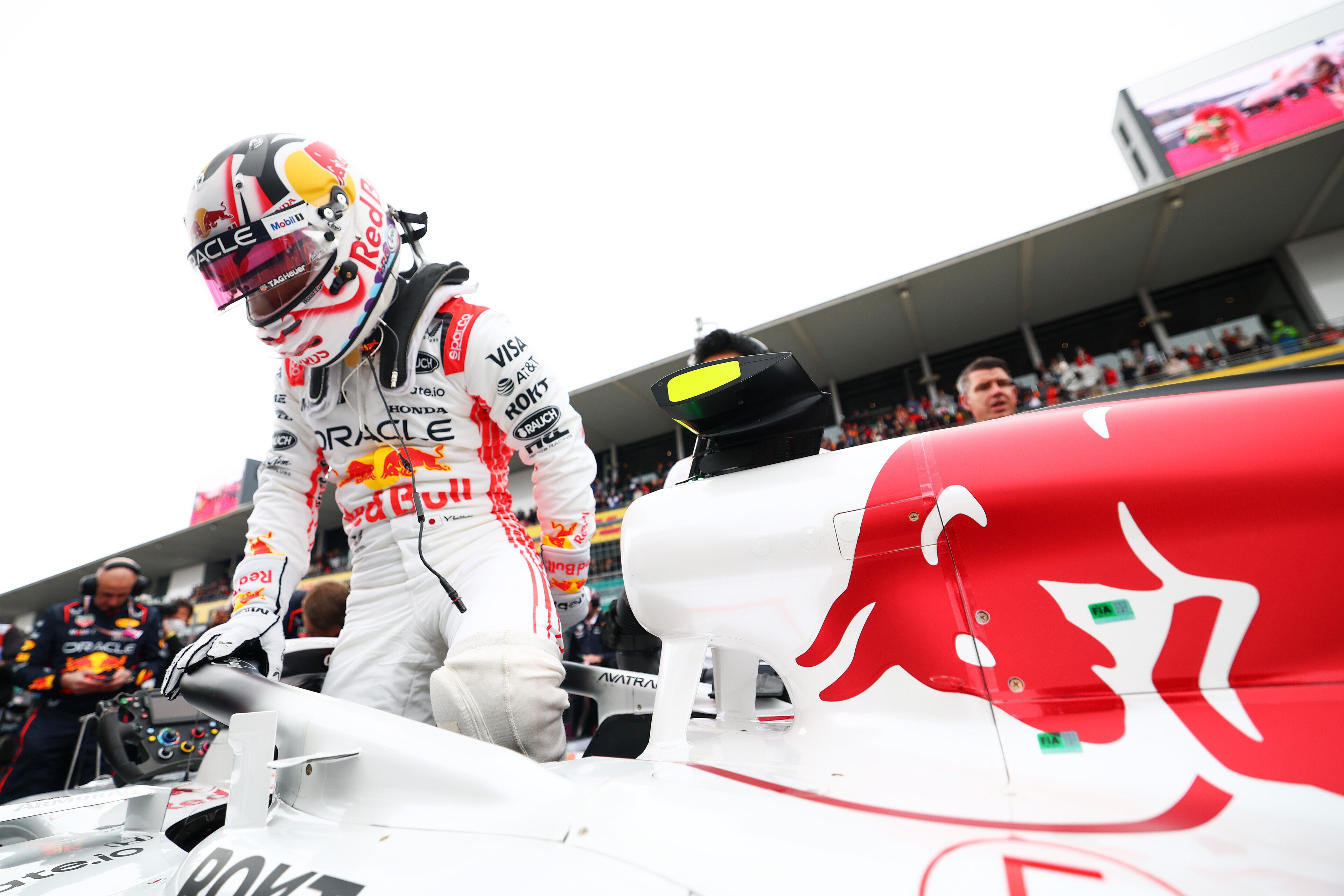 Yuki Tsunoda no suma y sigue la 'maldición' de Checo Pérez en Red Bull