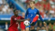Griezmann, peleando un balón en la Final de la Euro