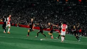 ¡Poderío teutón! Eintracht de Frankfurt derrotó al Ajax a domicilio