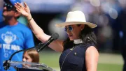 Carlie Irsay-Gordon, la dueña de los Indianapolis Colts que baja a la cancha para aprender las jugadas