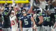 Seattle, con gol de campo de último minuto, vence a Arizona en el TNF