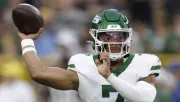 Justin Fields regresa a la titularidad tras lesionarse
