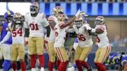 San Francisco 49ers de la mano de Mac Jones vencen a los Rams en tiempos extras