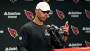 Entrenador de Cardinals multado con 100.000 dólares