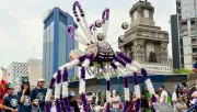 Desde medio día, las figuras partieron desde el Zócalo al Ángel de la Independencia.