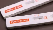 COVID-19 y gripe aumentan hasta tres veces el riesgo de infarto y derrames cerebrales, según estudio