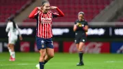 Chivas golea a Necaxa en el cierre del torneo regular con doblete de Licha Cervantes