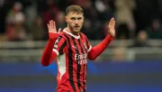 Giménez podría salir del AC Milan en invierno