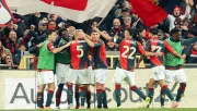 Johan Vásquez y Genoa vencen a Hellas Verona en lucha directa por el descenso