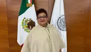 ¿Quiénes son los familiares de Ernestina Godoy que trabajan en el gobierno?|
