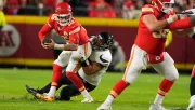 ¡Adiós a los Playoffs! Mahomes es interceptado tres veces y los Chiefs caen ante Houston