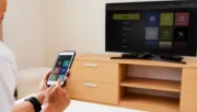 ¿Cómo usar tu celular como control remoto del televisor?