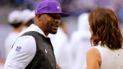 Vikings busca retener a Brian Flores