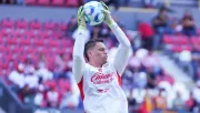 Whalley es el portero suplente de Chivas