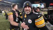 Aaron Rodgers se muestra emocional tras la victoria de Steelers sobre Ravens