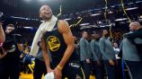 Curry festejando victoria ante Mavericks
