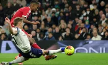 Isak cayó inmediatamente después de anotar