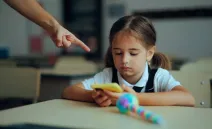 ¿Adiós a los celulares en la escuela? Senado analiza prohibición en primarias y secundarias