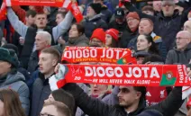 Anfield rinde un emotivo tributo a Diogo Jota con la presencia de sus hijos