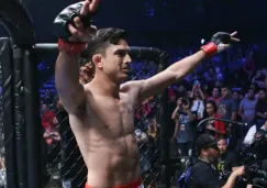 Alejandro “Gallito” Flores levanta la mano para Noche UFC