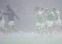 La lluvia protagonizó el cierre del partido
