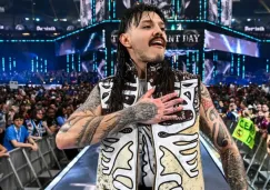 Dominik Mysterio quiere retirar y quitarle la máscara a Rey Mysterio 