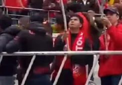Es con fé: Sacerdote se hace presente en el Nemesio Diez para apoyar al Toluca Es con fé: Sacerdote se hace presente en el Nemesio Diez para apoyar al Toluca