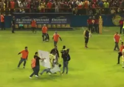 Momento en que el aficionado se resbala