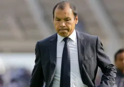 El Profe Cruz, durante un partido de la Liga MX