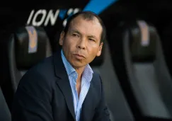 Profe Cruz antes de un partido de Dorados