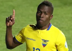 Enner Valencia festeja con la selección de Ecuador