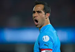 Claudio Bravo celebra un gol de su selección durante un encuentro de la última Copa América