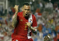 Blas Pérez festeja el gol de la victoria frente a Bolivia