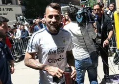Nicolás Otamendi arribando a un hotel en Chicago
