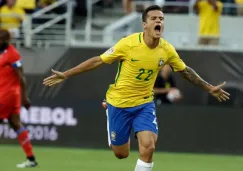 Coutinho celebra uno de sus tres goles contra Haití