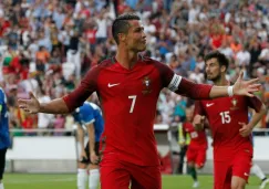 CR7 celebra uno de sus goles en el partido de Portugal contra Estonia