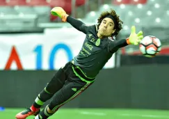 Guillermo Ochoa en un entrenamiento de México