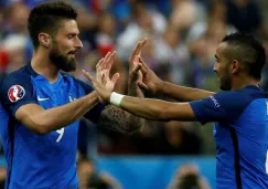 Giroud junto a Payet, anotador del gol del triunfo para Francia