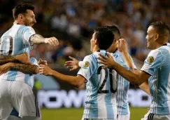 Lio Messi celebra con sus compañeros un gol frente a Panamá