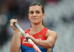 Yelena Isinbayeva preparándose para saltar