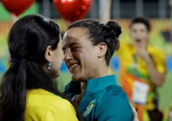 Cerullo y su pareja, durante la pedida de mano