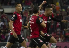 Jugadores del Atlas celebran anotación contra Lobos